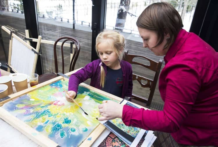 Рисование по ткани с детьми