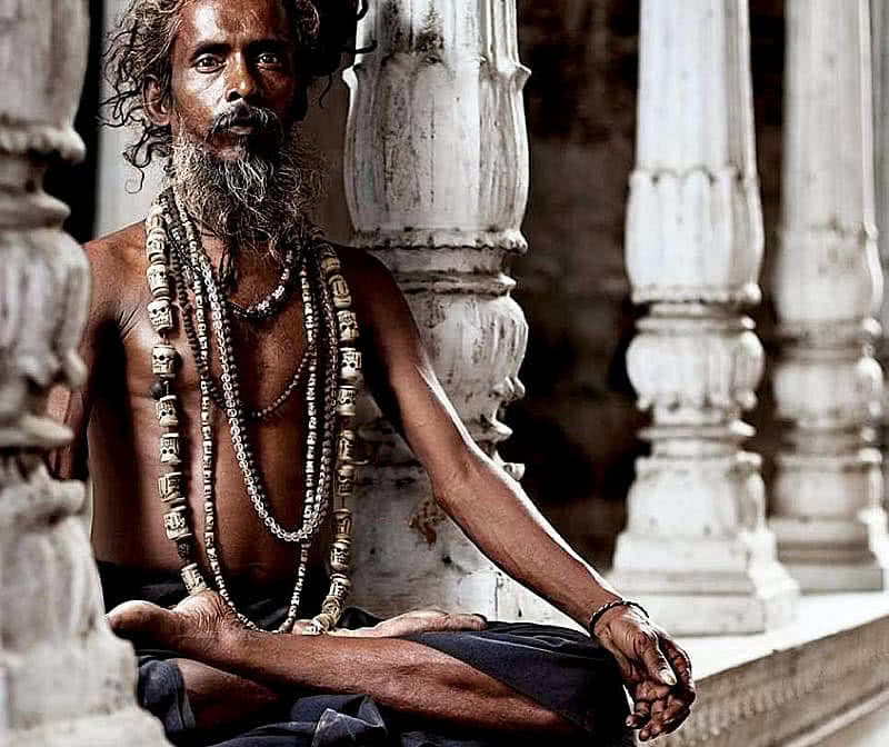 Агхори в храме