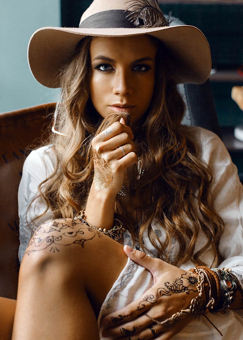 Бохо аксессуары — шляпа и украшения