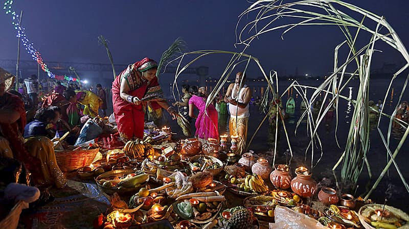 Пуджа в ашраме Индии