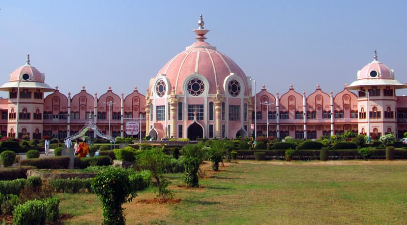 Медцентр ашрама в Индии