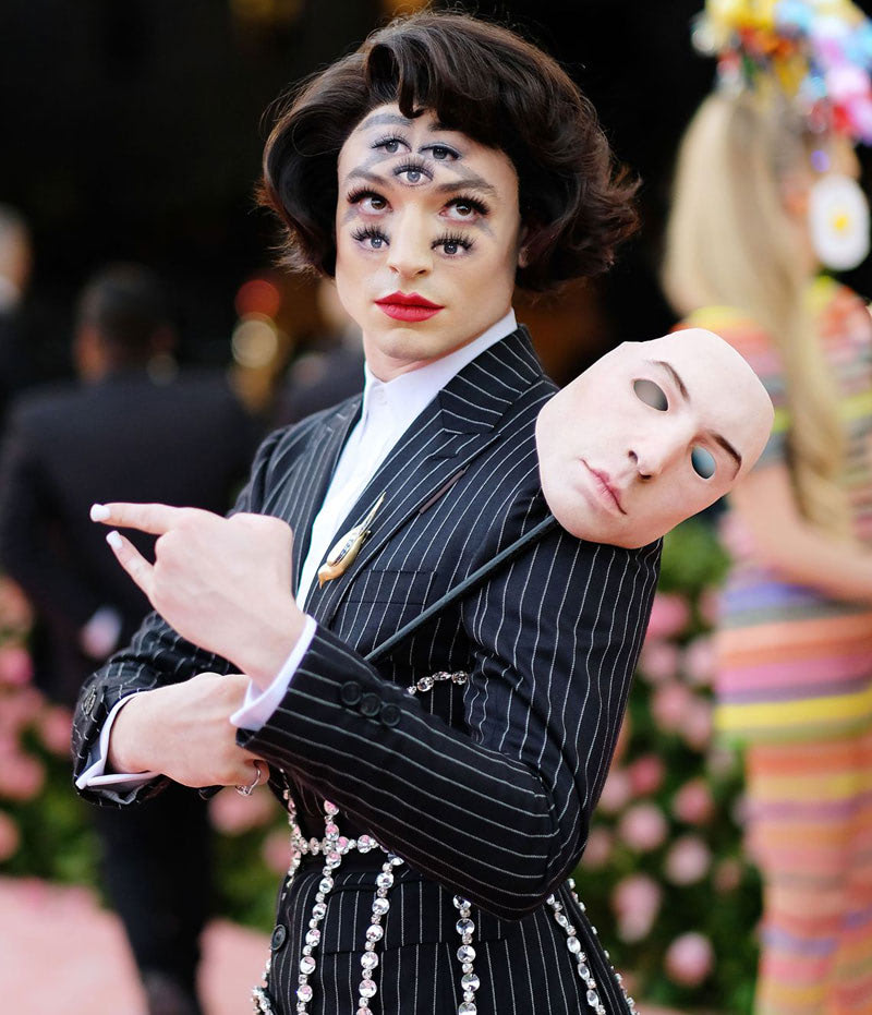 Бал Met Gala: Эзра Миллер