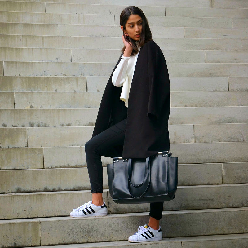 Белые кроссовки: Adidas