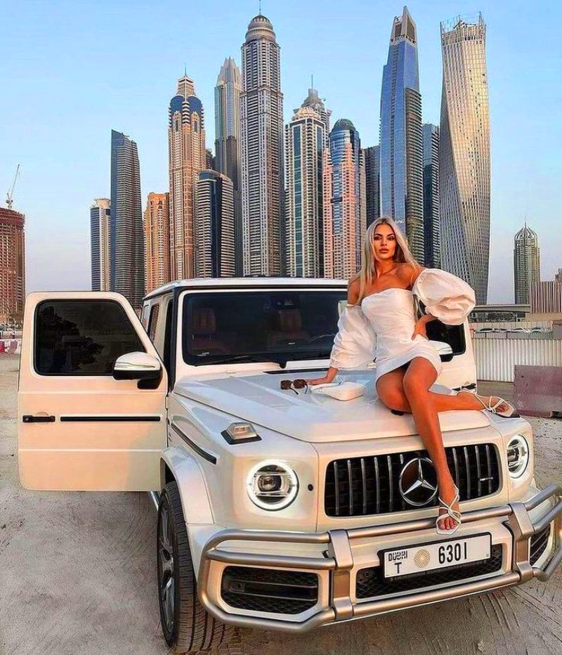 Знаменитости и скромная жизнь