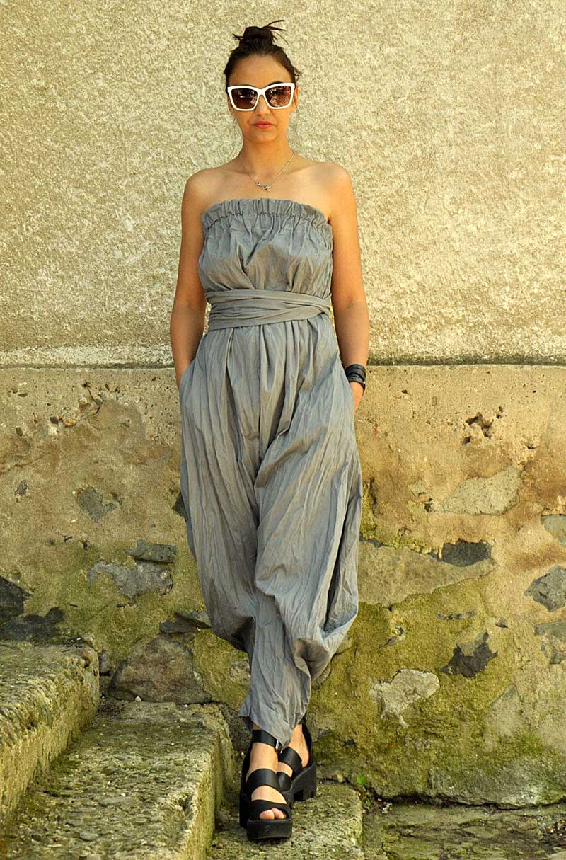 Серый хлопковый комбинезон в стиле бохо