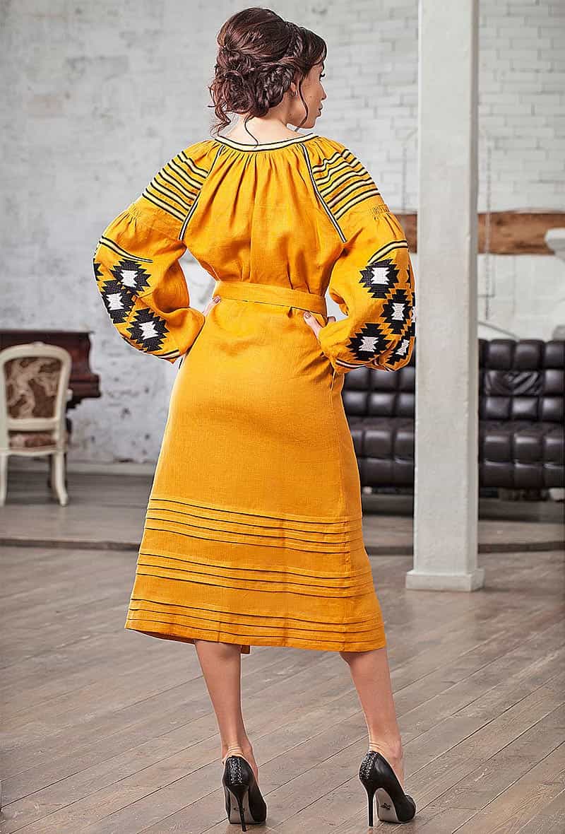 Желтое бохо платье из льна