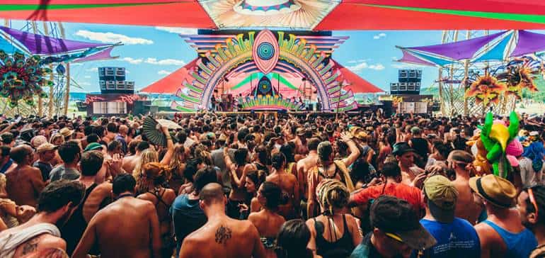 Танцевальная сцена Boom