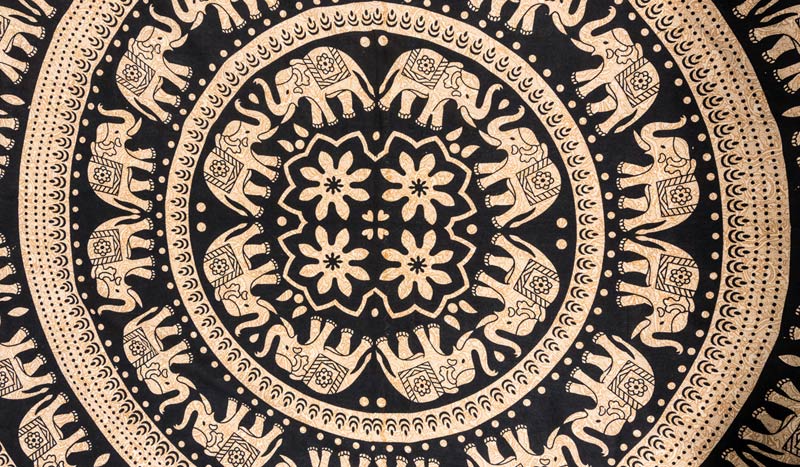 Индийское декоративное покрывало со слониками