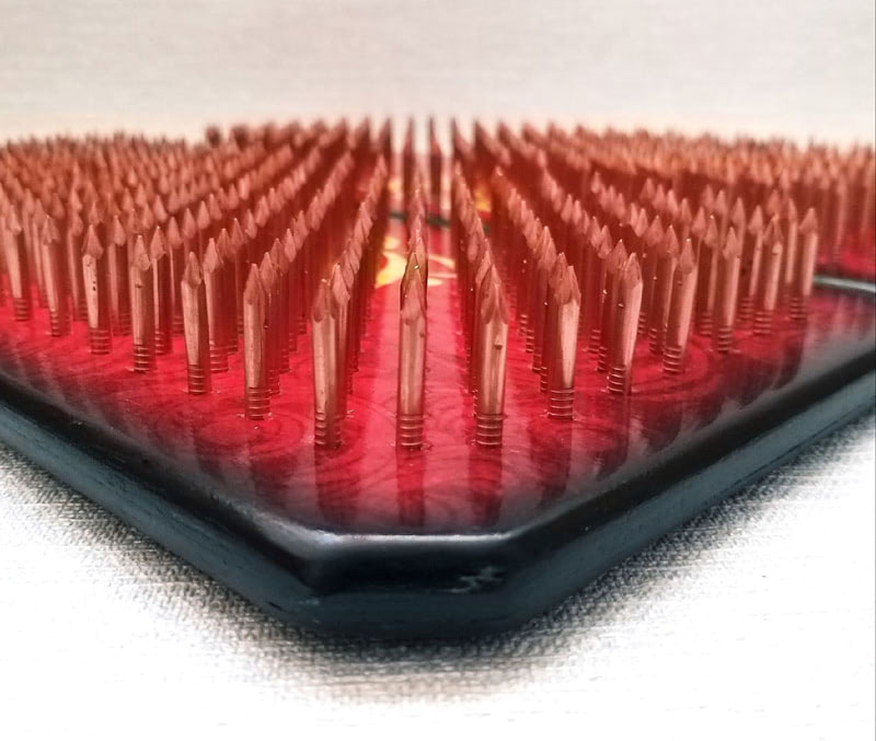 Доска с гвоздями