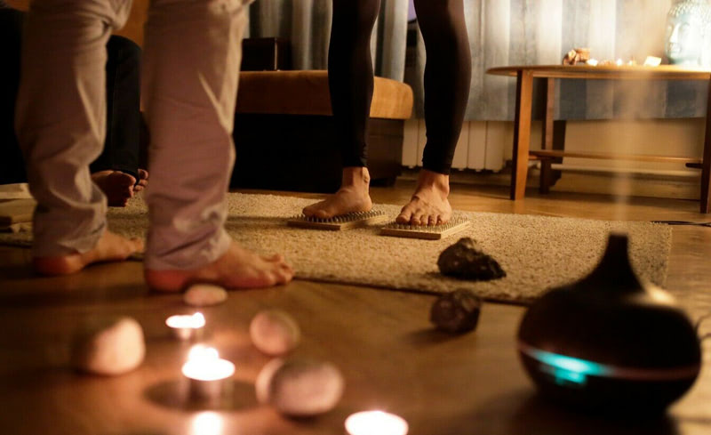 Доска с гвоздями для стояния