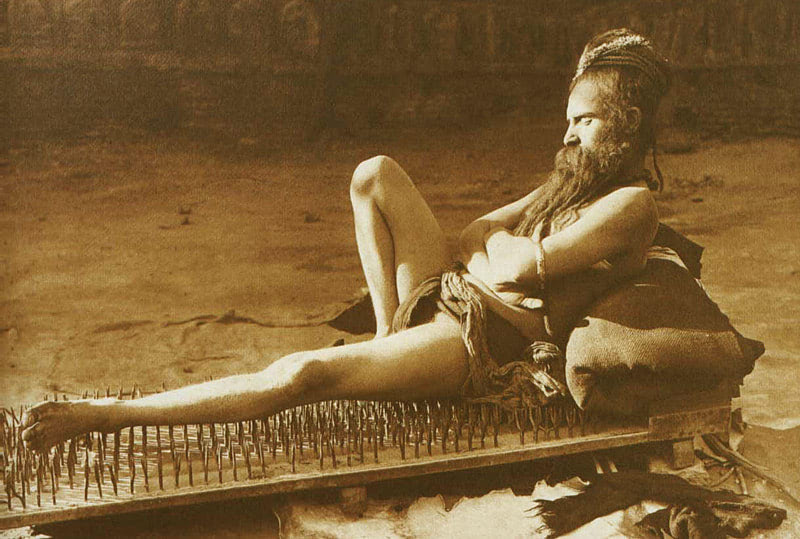 Доска садху с гвоздями