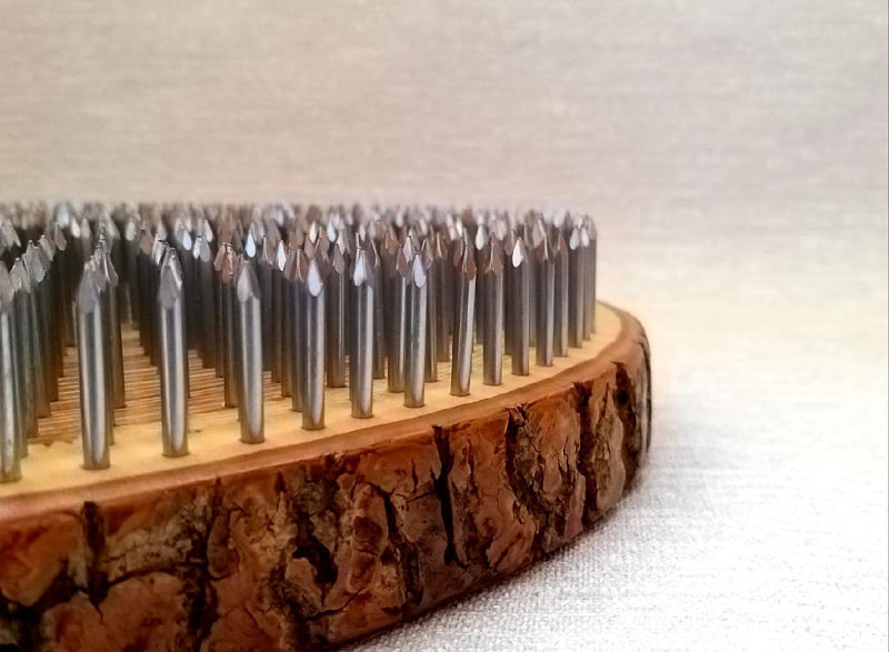 Зачем стоять на гвоздях?