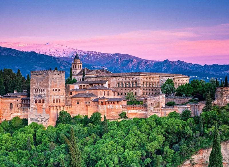 Дворец Альгамбра