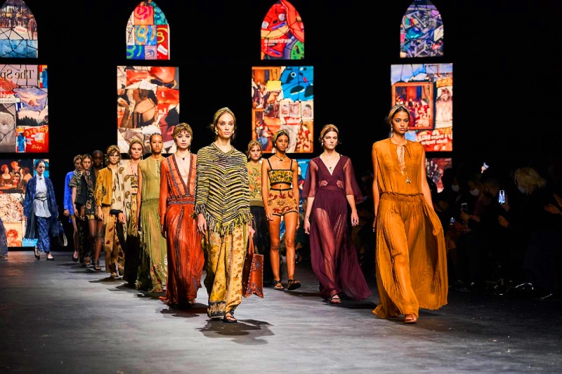 Эзотерическая одежда ткани