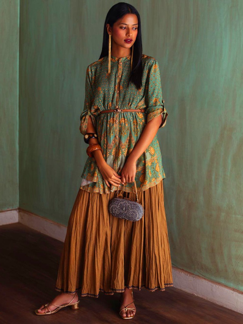 Яркие туники стиля хиппи