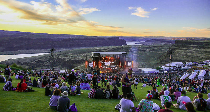 Фестиваль июня в США