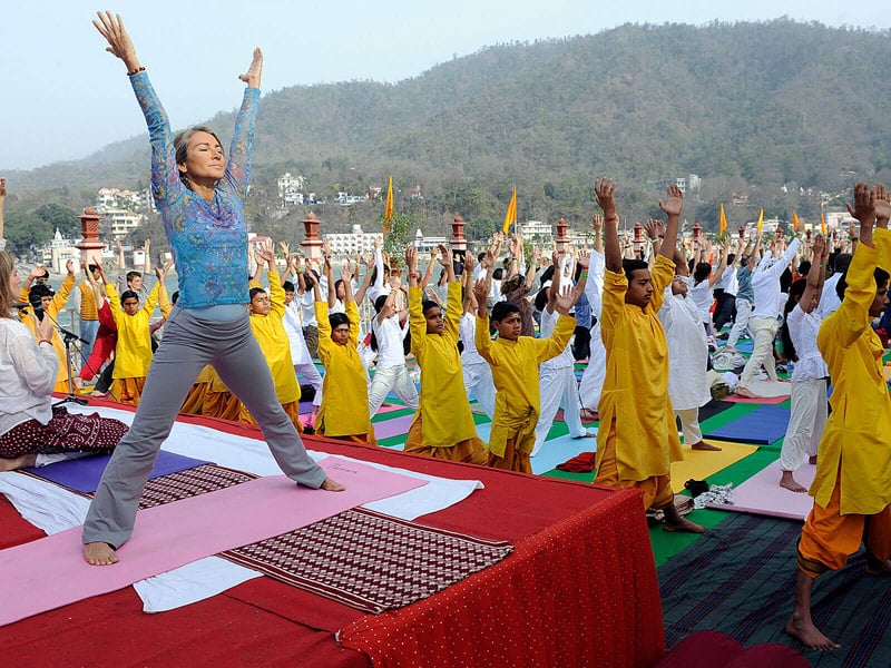 Март, фестиваль йоги в Индии