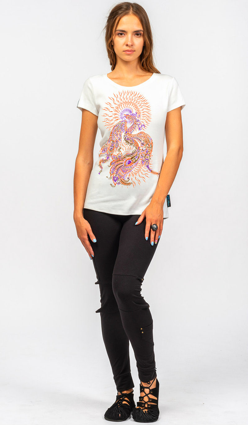 Флуоресцентная одежда в магазине