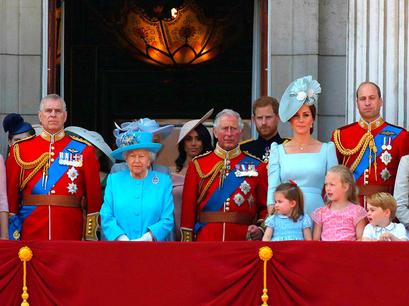 Аутфит с флуоресцентной одеждой