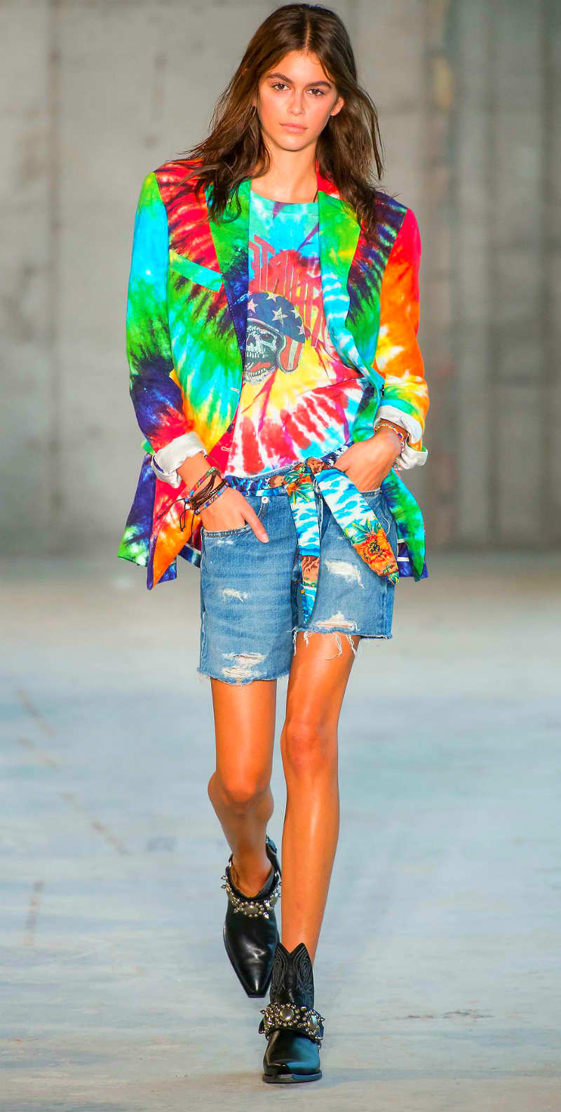 Модные футболки