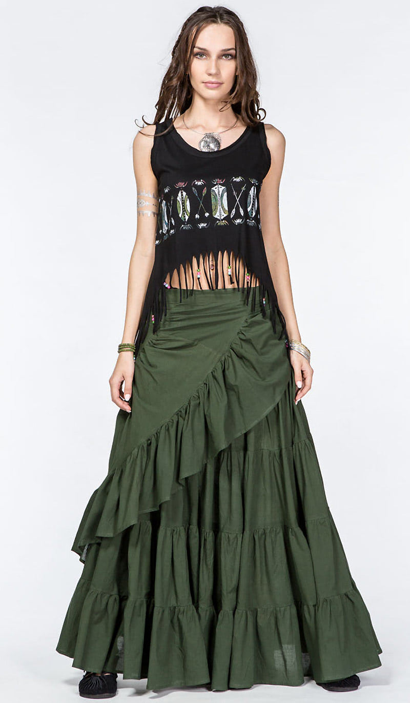 Девушка в хиппи одежде INDIASTYLE