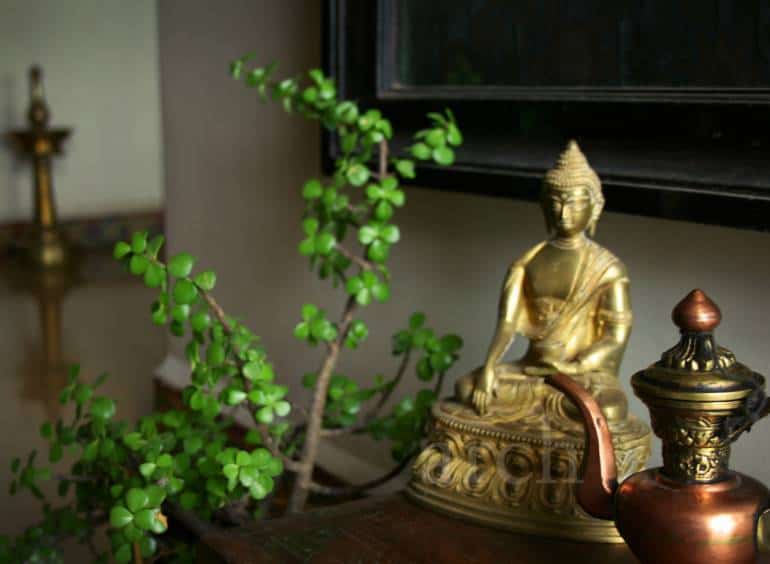 Фигурка будды