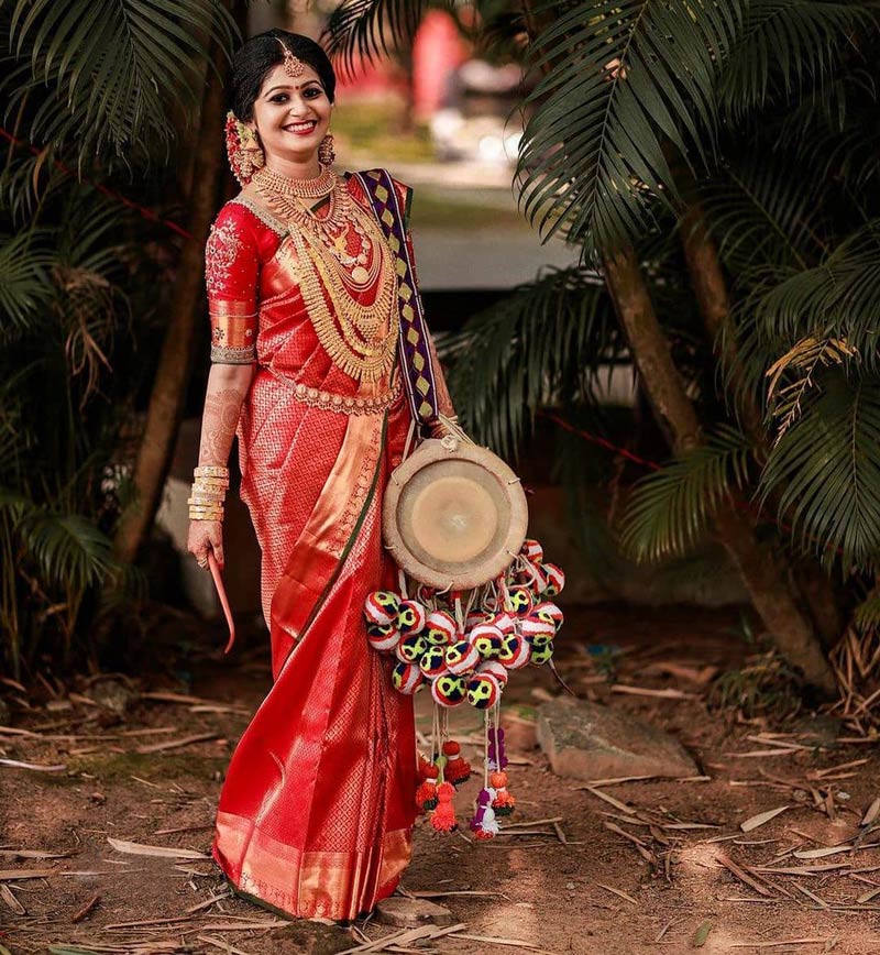 Сари канджеварам красного цвета