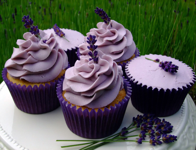 Пирожные с лавандой