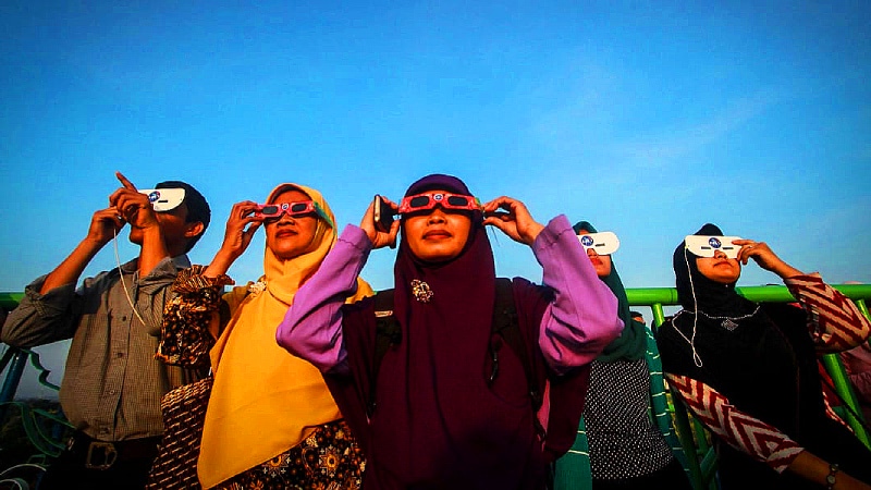 Затмение Солнца 2021