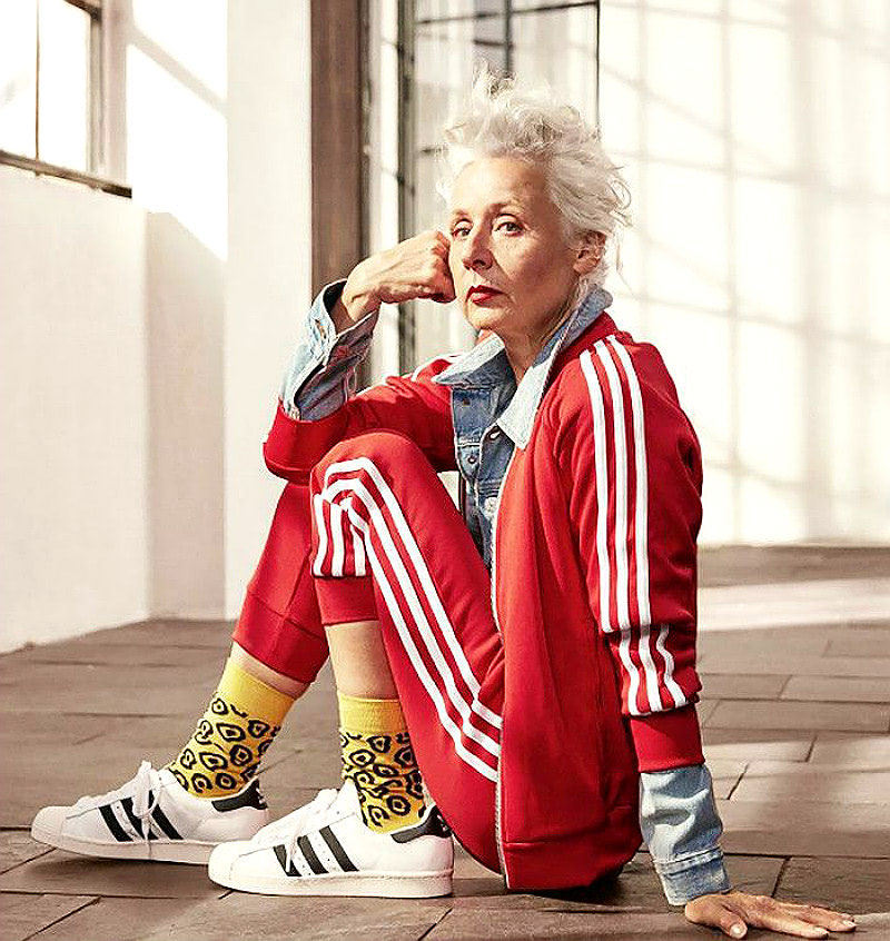 Модная леди спортивный стиль