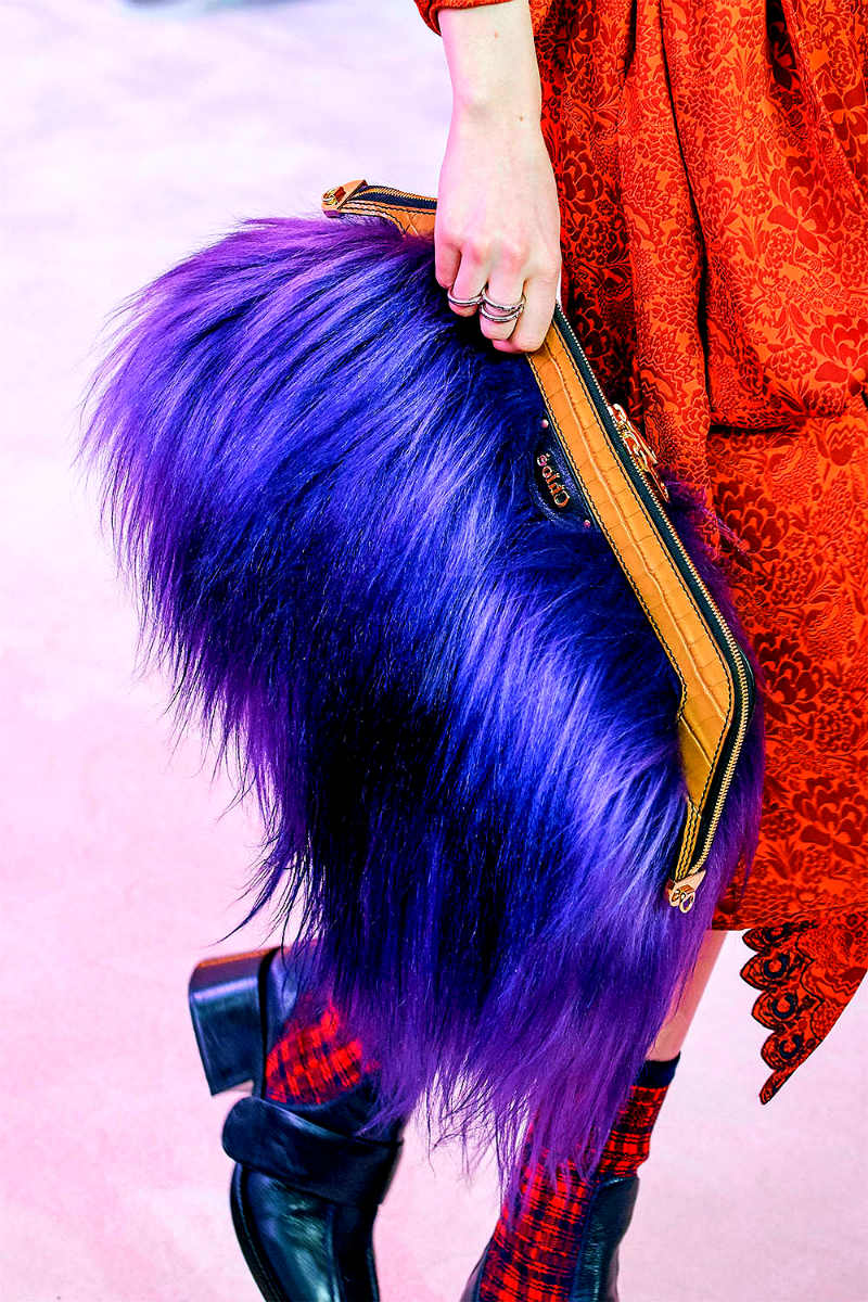 Модный цвет синий