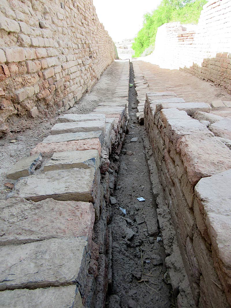 Канализационная система города Мохенджо-Даро