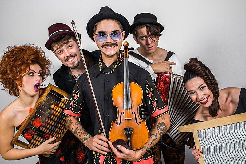 Музыка в стиле бохо The Hatters