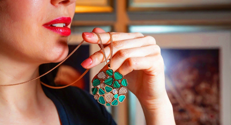 Украшения и натуральные камни