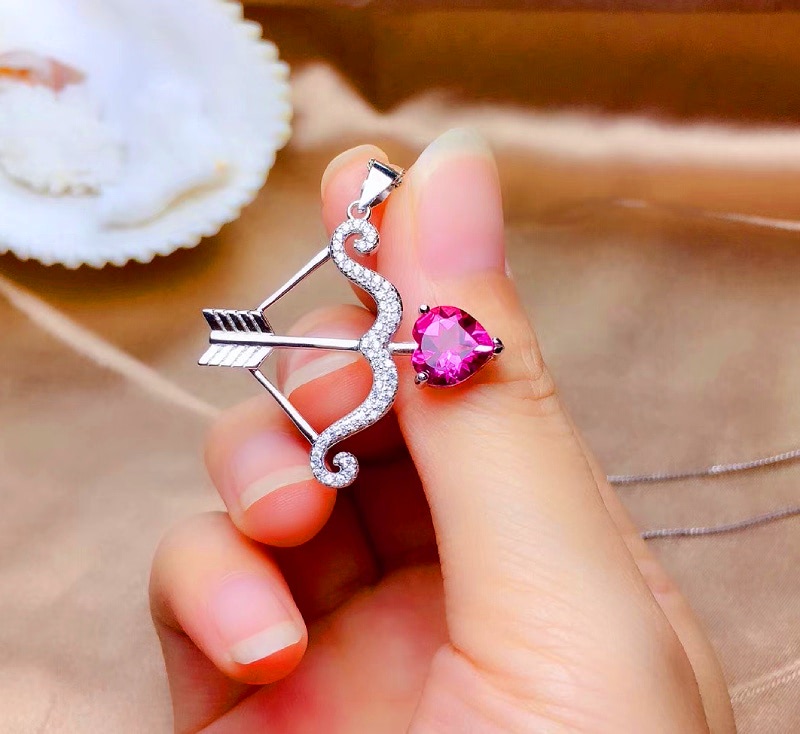 Натуральные камни и самоцветы