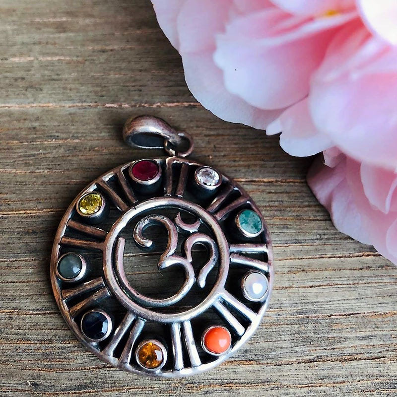 Индийское украшение Наваратна ОМ