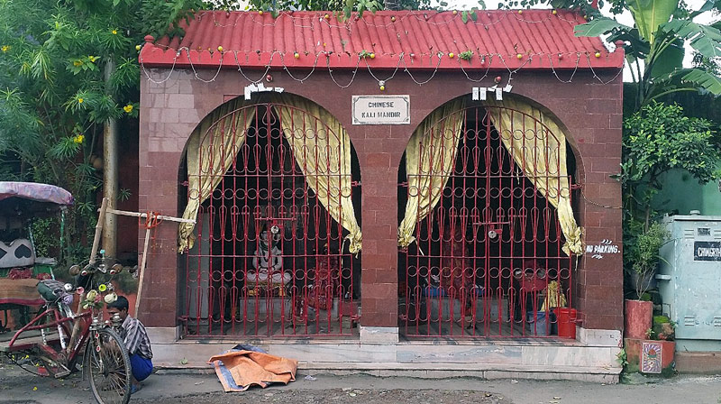 Необычный китайский храм Индии