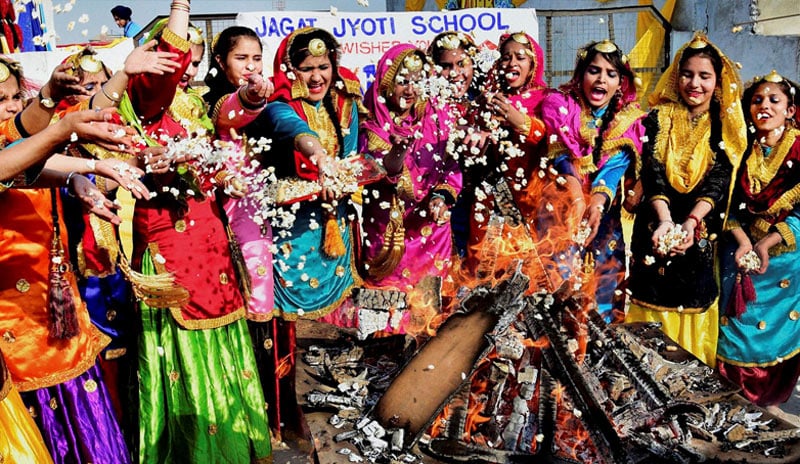 Праздничный костер в Индии в Новый год