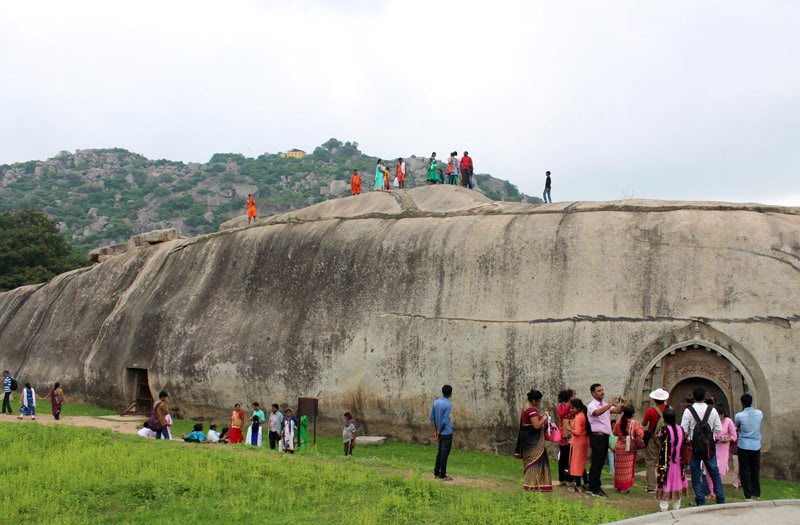 Пещерный храм Барабар
