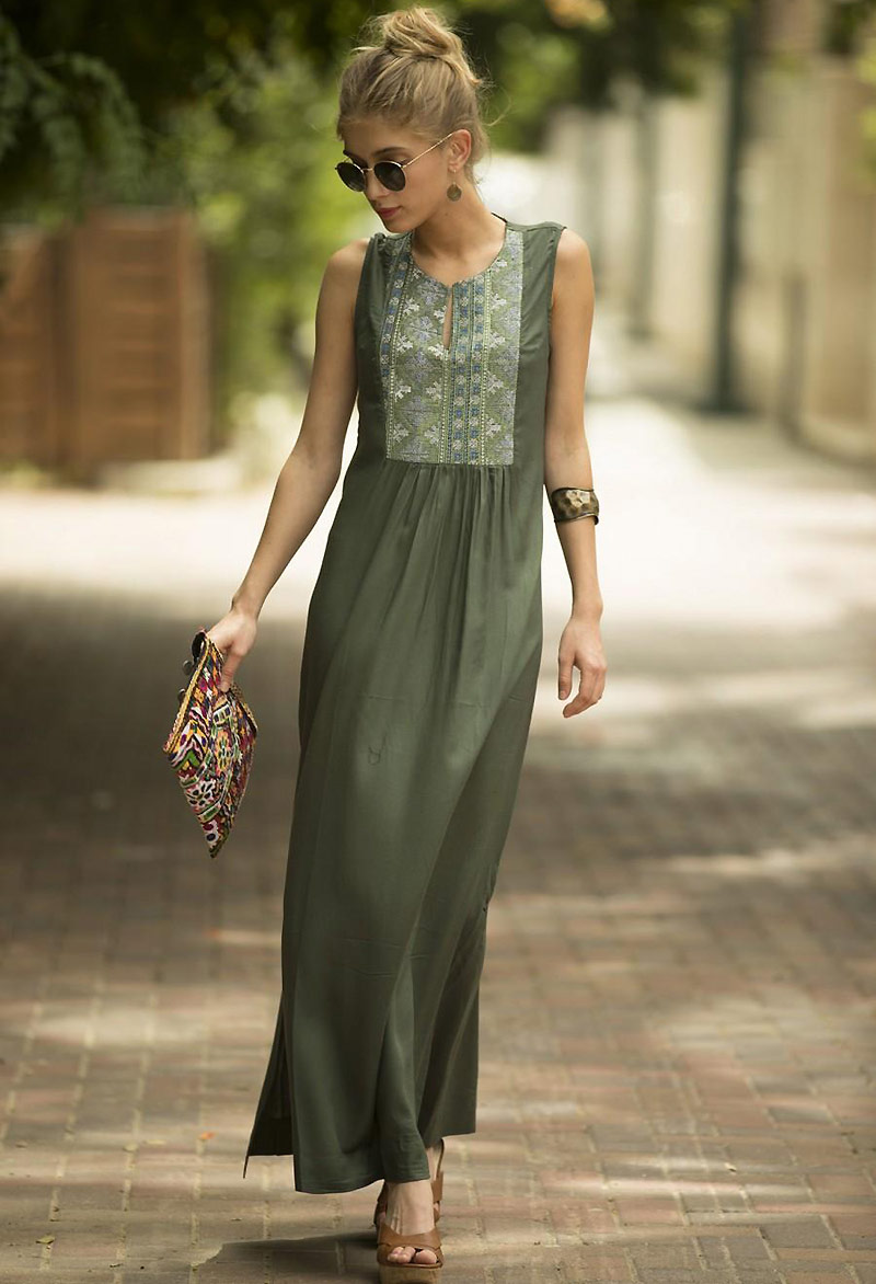 Длинное платье в пол с вышивкой