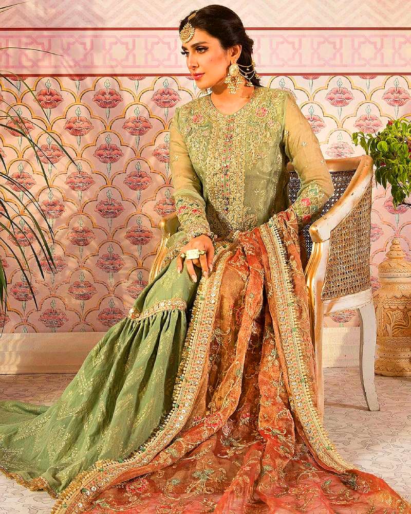 Красивое восточное платье