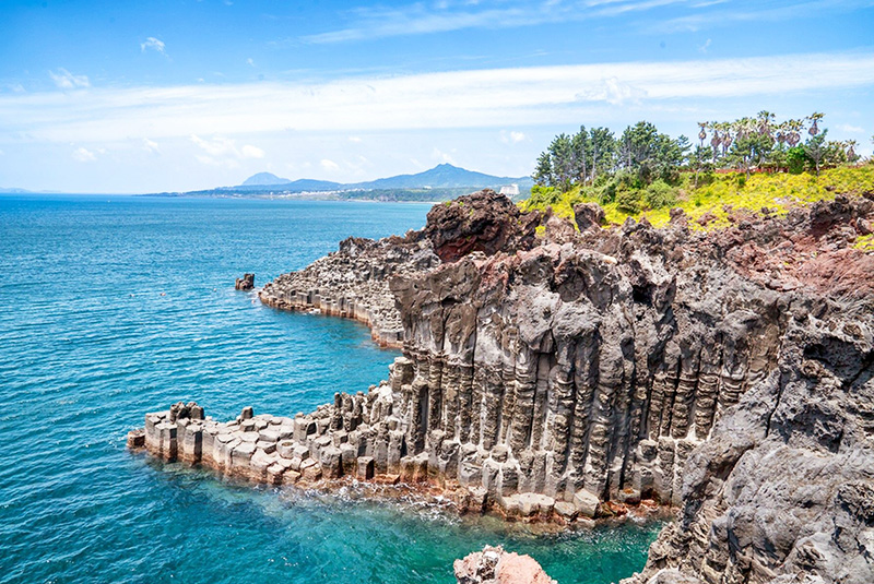 Путешествия в апреле и мае