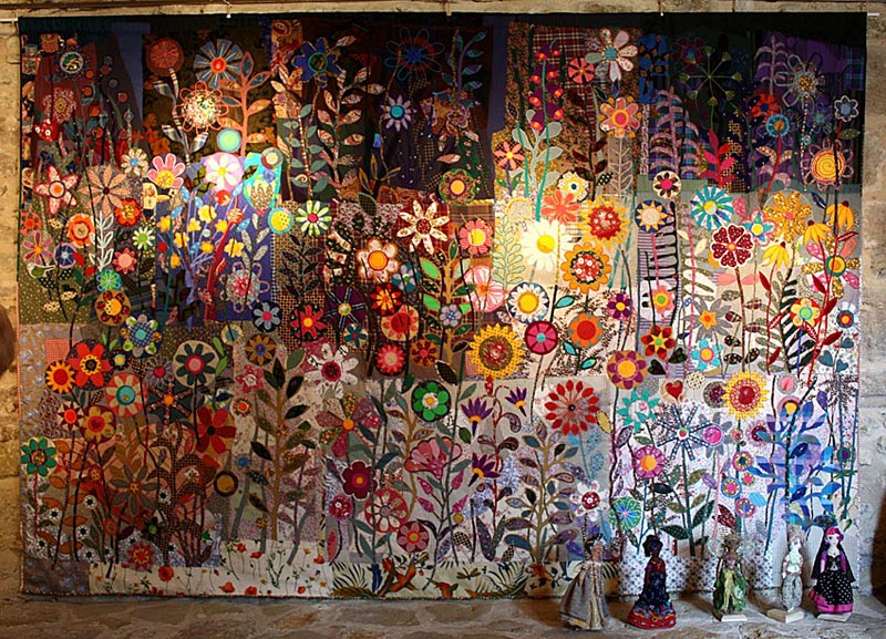 Покрывало на стену с цветочным рисунком