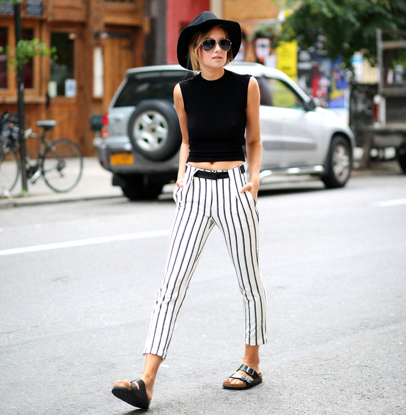 Одежда в полоску — симпатичные узкие брючки