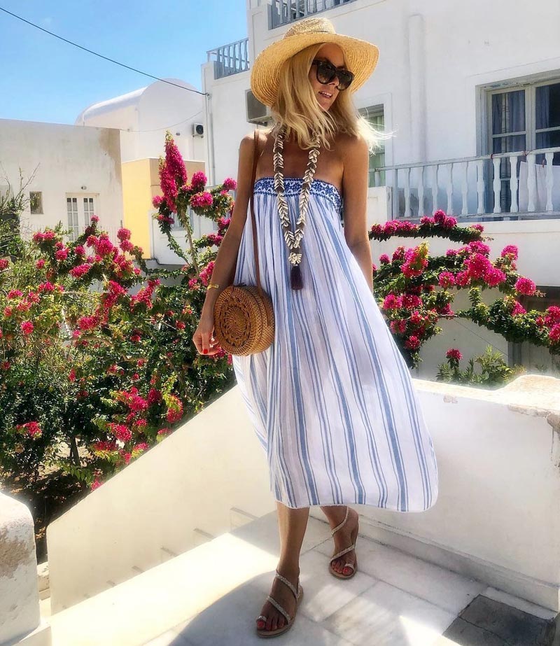 Полосатая одежда — легкий летний сарафан