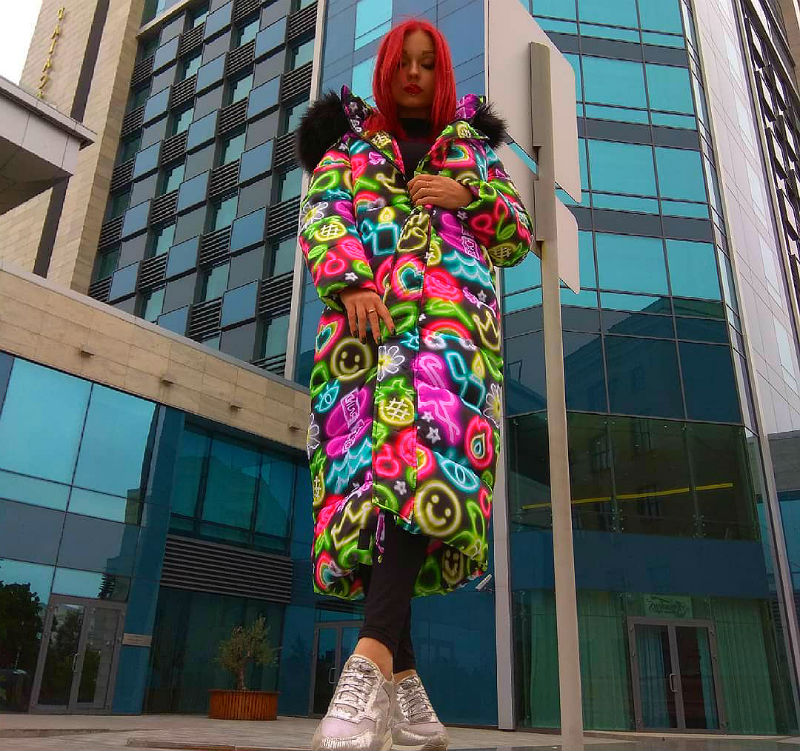 Модный пуховик флуоресцентный