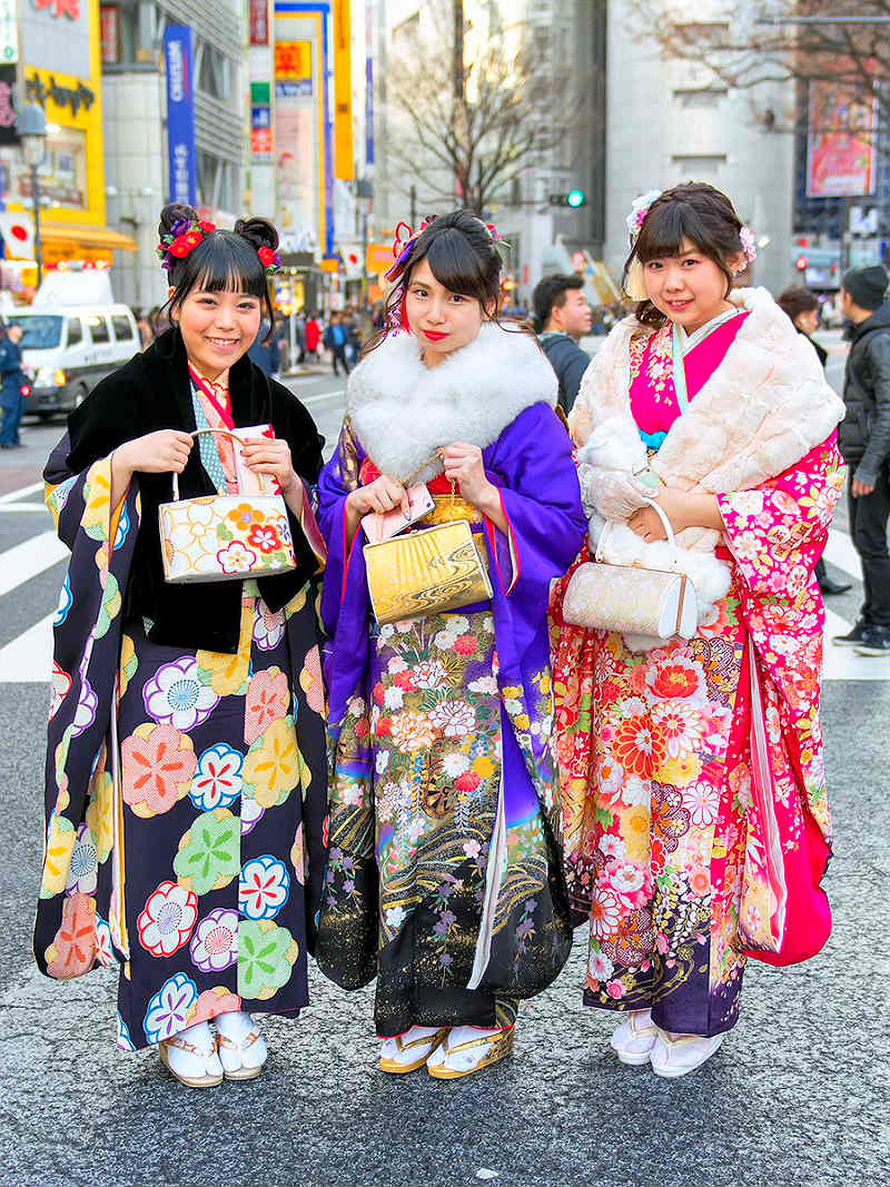 Женский пуховик с рисунком