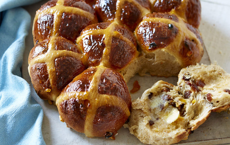 Рецепт марта — горячие булочки