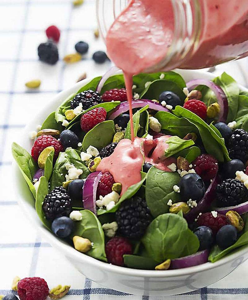 5 лучших рецептов августа — салат с ягодами