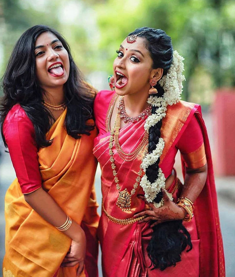 Индийские девушки в сари